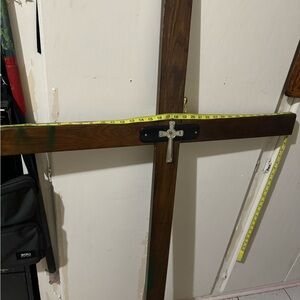 Crus de madera sólida pesada Antigua bendecida por un sacerdote